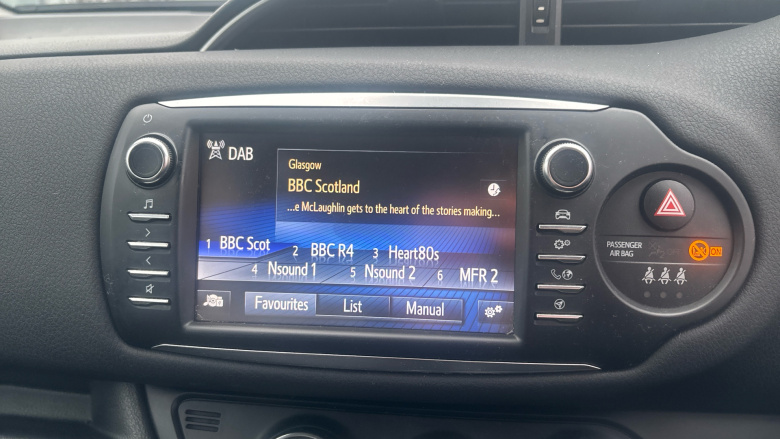 Toyota Yaris 1.5 VVT-i Design 5dr Petrol Hatchback